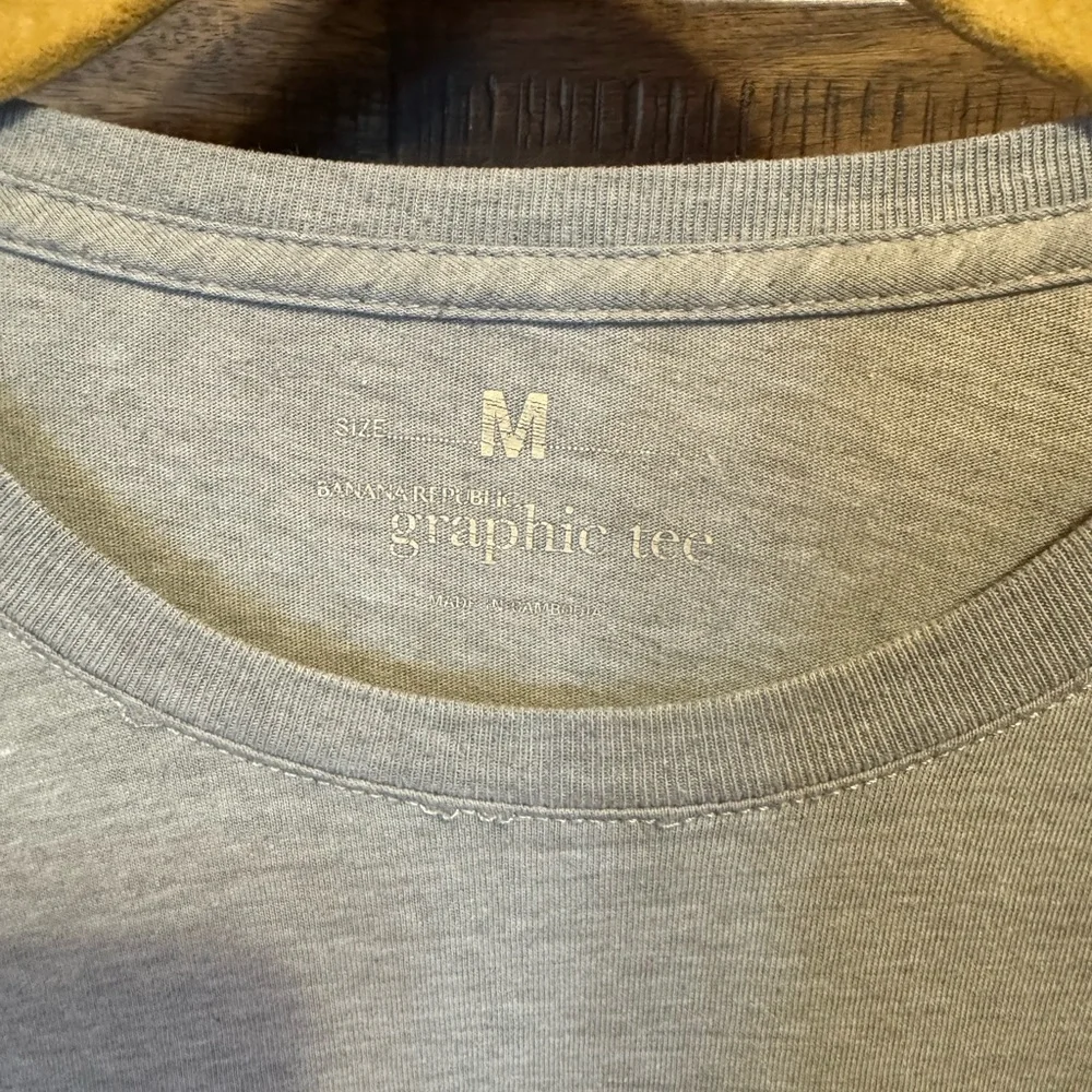 Banana Republic Mens Shirt Medium Moose T-shirt Graphic Tee Genuine Quality Gray